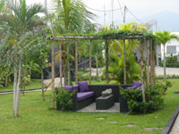 bali-strand-villa-cymopoleia-garten-lounge