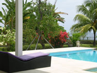 bali strand villa mit pool